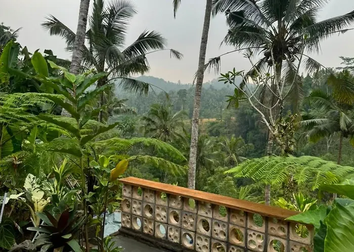 The Local Entikentikan Lodge Bangli