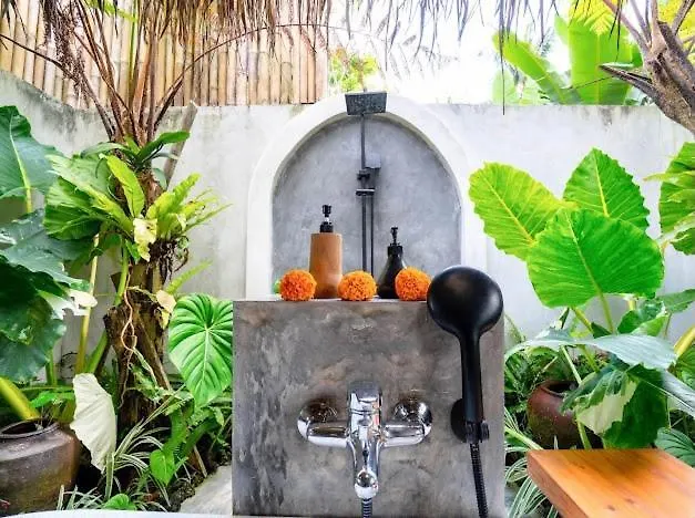 The Local Entikentikan Lodge *