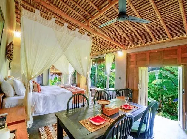 Lodge The Local Entikentikan *