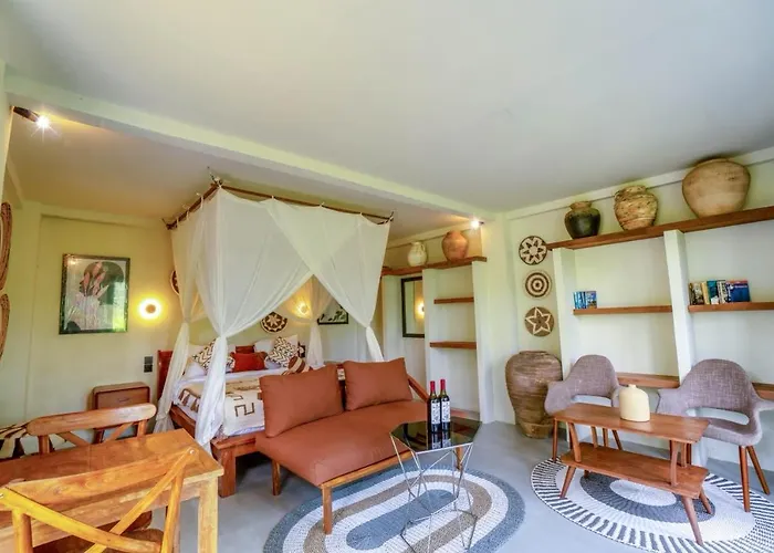 Lodge The Local Entikentikan