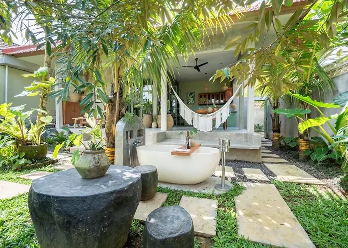 The Local Entikentikan Lodge *