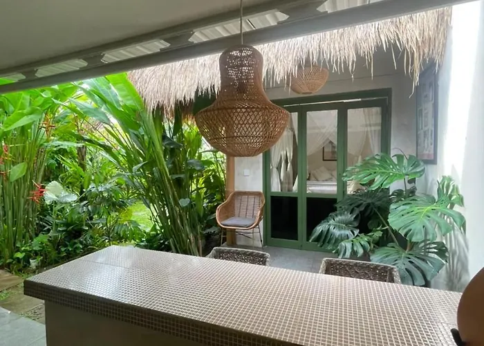 Lodge The Local Entikentikan *